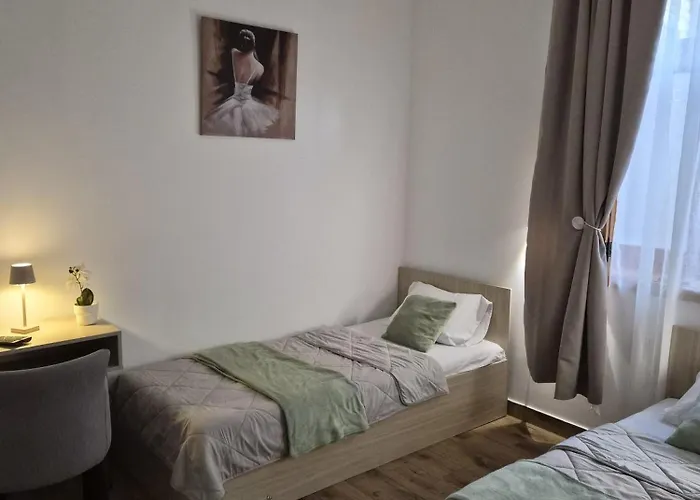 Natoseviceva 7 Rooms With Bathroom,Spa And Pool On Request, Parking On Request